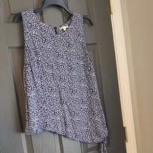 Artisan Navy Floral Sleeveless Blouse